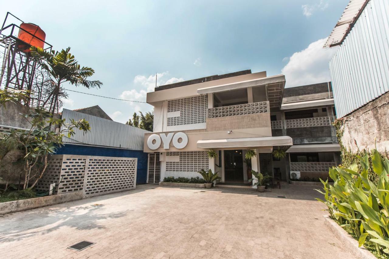 Oyo 1001 Pulo Art Space Near Ciranjang Ent Hospital Jakarta Exterior photo